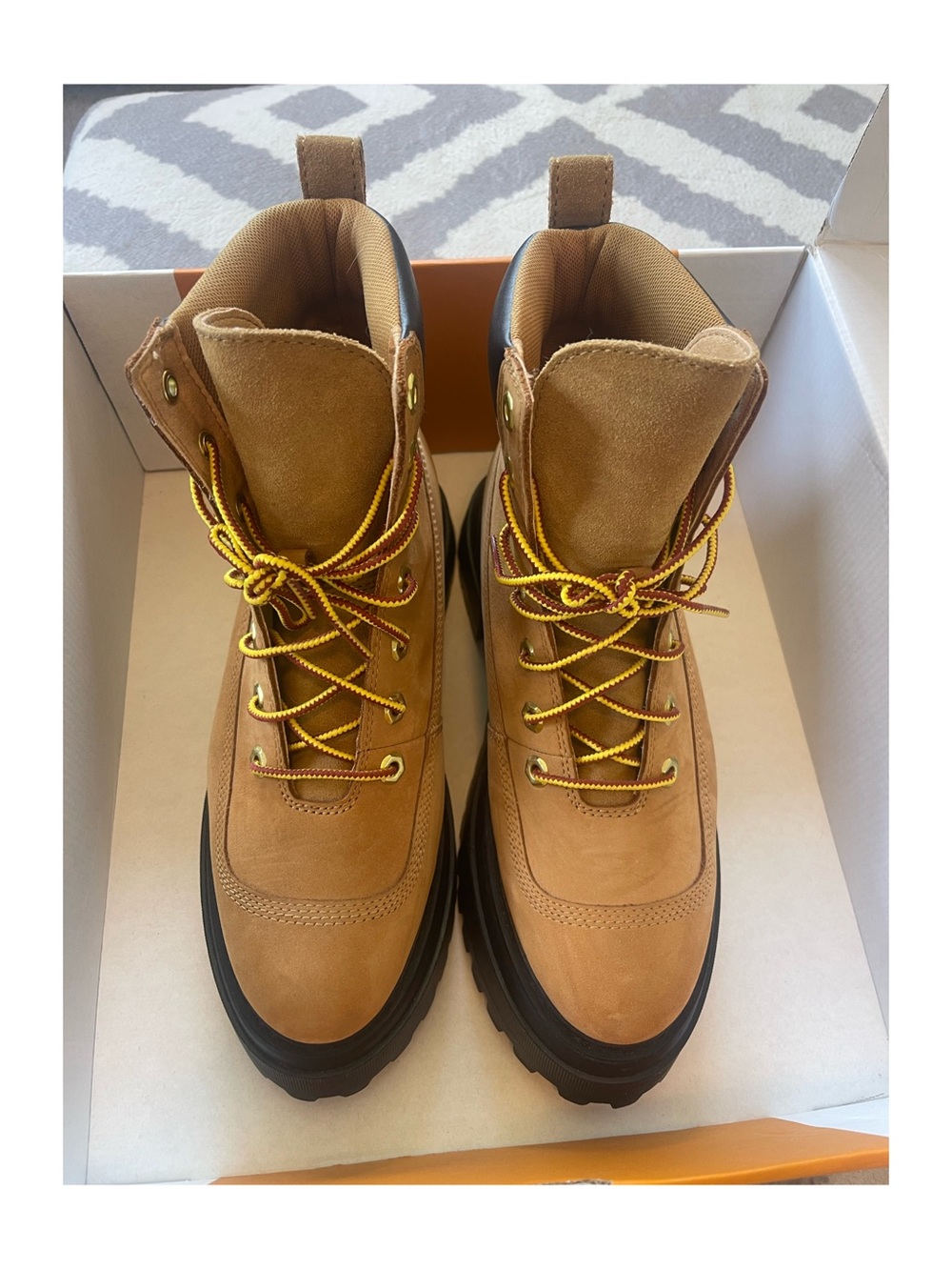 NWT Timberland Sky Wheat Nubuck Boots - Picture 3 of 4